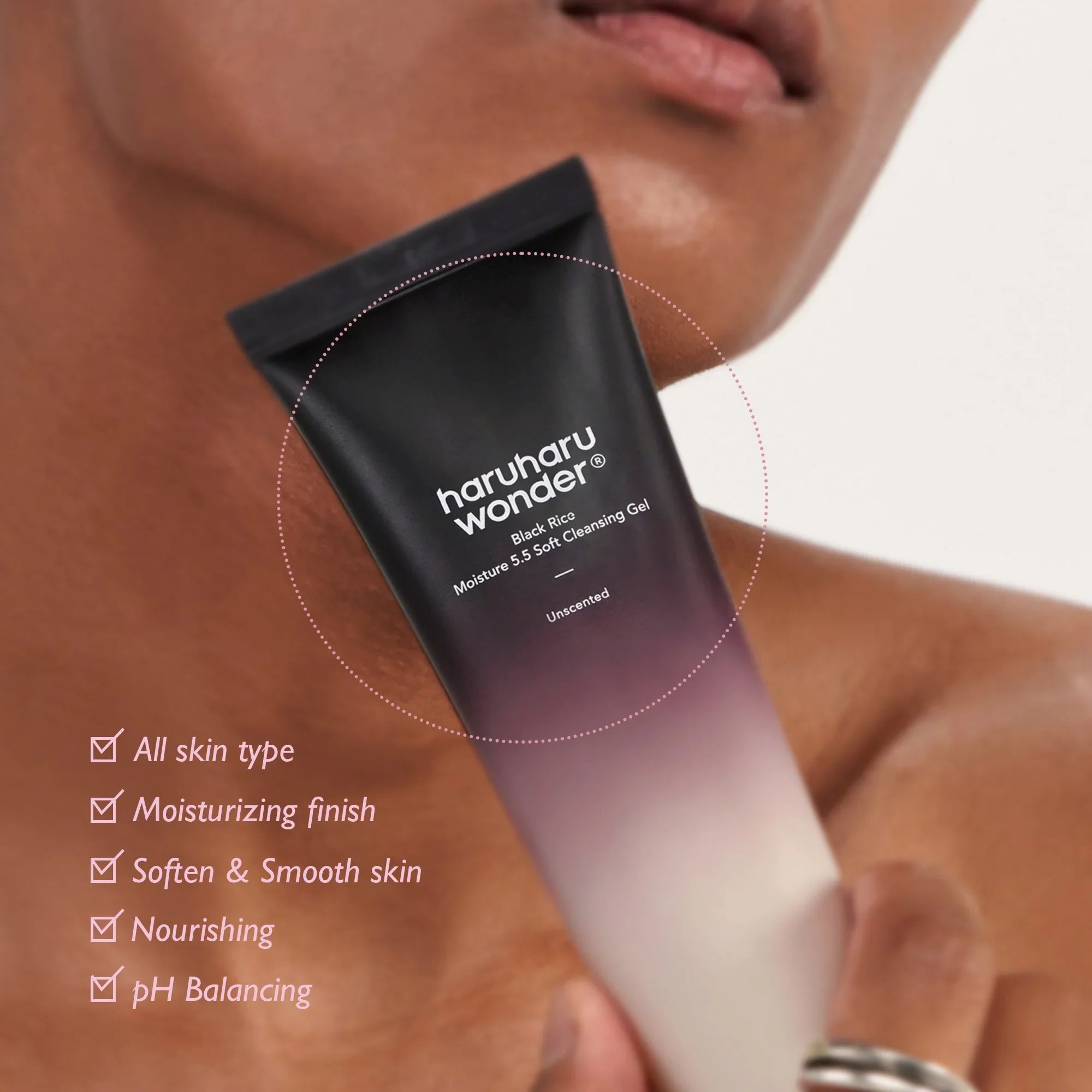 Haruharu Wonder Black Rice Moisture 5.5 Soft Cleansing Gel 100ml - luut