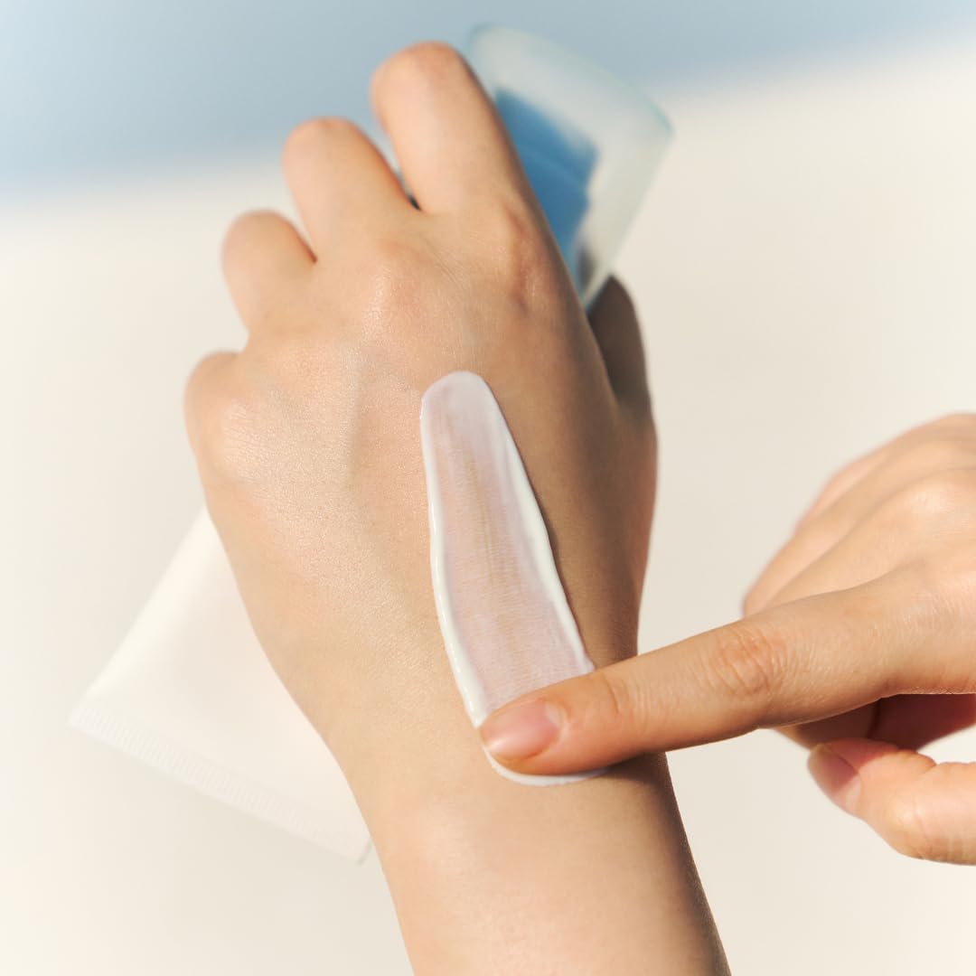 Skin1004 Madagascar Centella Hyalu-Cica Water-Fit Sun Serum - luut